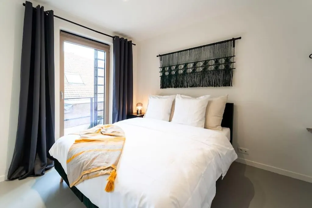 Amazing 1Br Apartment In Антверпен