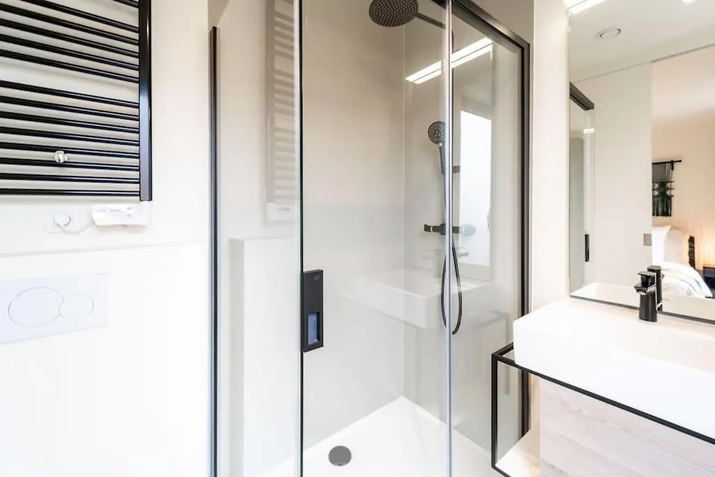 Amazing 1Br Apartment In Антверпен